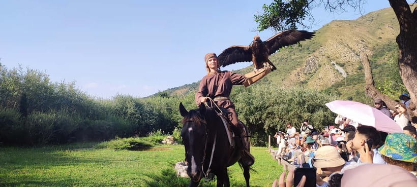 Almaty: Falconry show and Big Almaty Gorge - Sunkar and the falconry performance