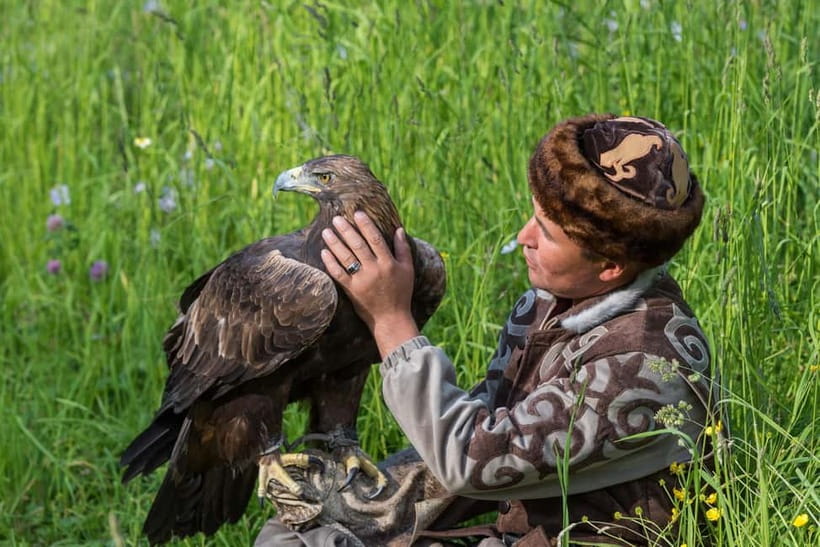 Almaty: Falconry show and Big Almaty Gorge - The Ayusai Waterfall walk