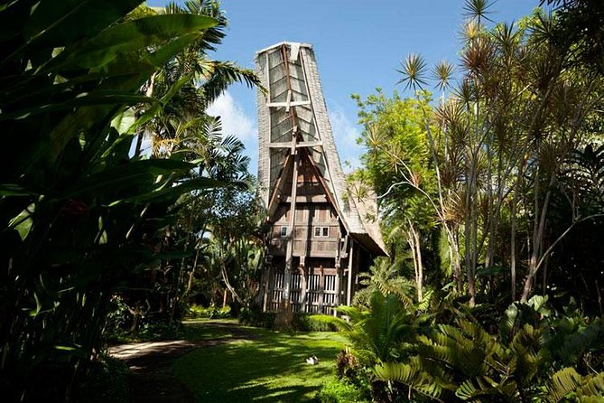 Bali Bird Park Admission Ticket with Hotel Transfer - Shows, feeding, and close-up photos