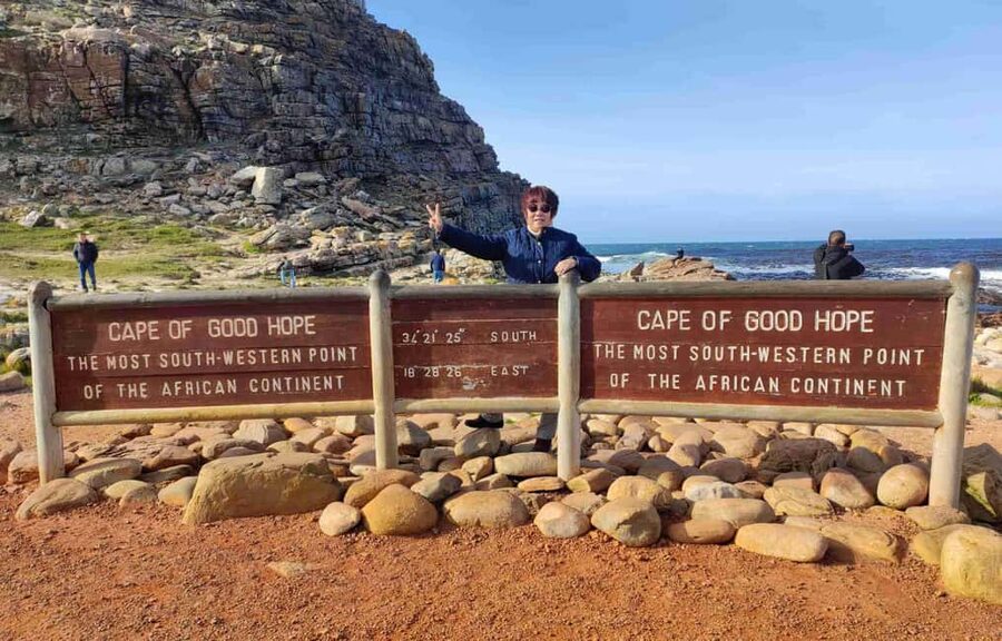 Best of Cape Private Tour Cape Point+Penguins+Table Mountain - Maiden’s Cove and the Camps Bay view