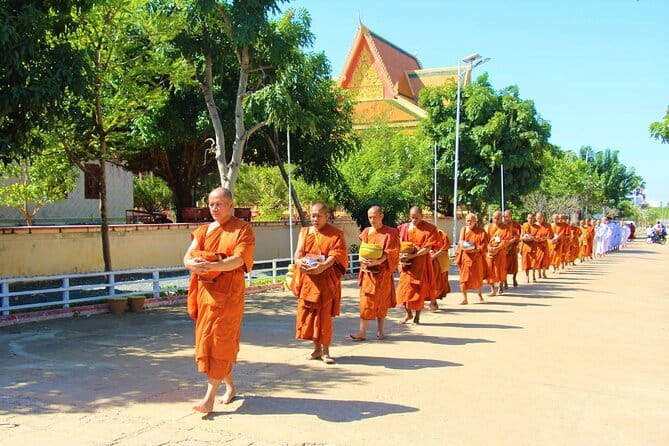 Beyond The Oudong Temple and Birdwatching in Phnom Penh - A floating village on the Tonle Sap