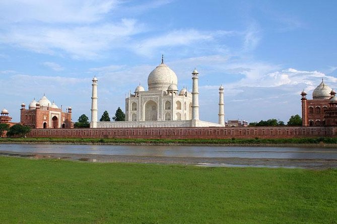 Bird Sanctuary, Bharatpur & Taj Mahal, Agra Day Tour from Delhi - Lunch before the Agra transfer