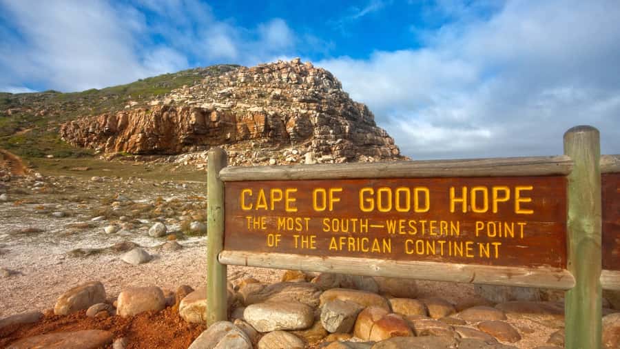 Cape of Good Hope: Sightseeing and African Penguins Tour - Simon’s Town provides the lunch break