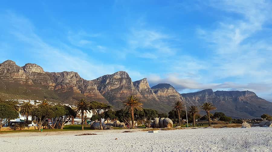 Cape Point & Penguins: Private Cape Peninsula Tour. - A relaxed lunch in Noordhoek