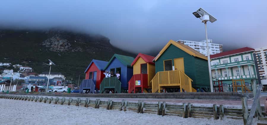 Cape Town: Peninsula, Penguins & Cape of Good Hope Day Tour - Simon’s Town is the practical lunch break