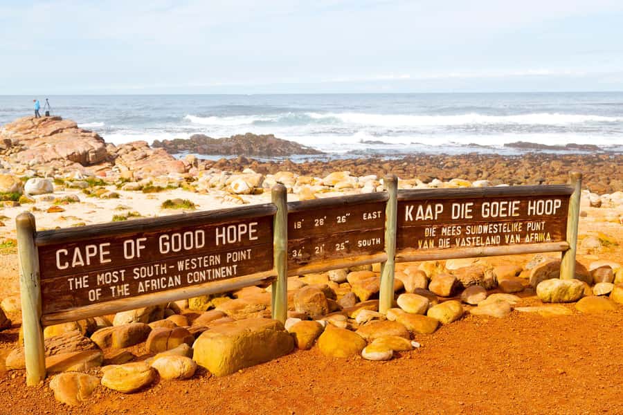 Cape Town: Table Mountain, Penguins & Cape Point Shared Tour - Simons Town is the lunch and reset stop