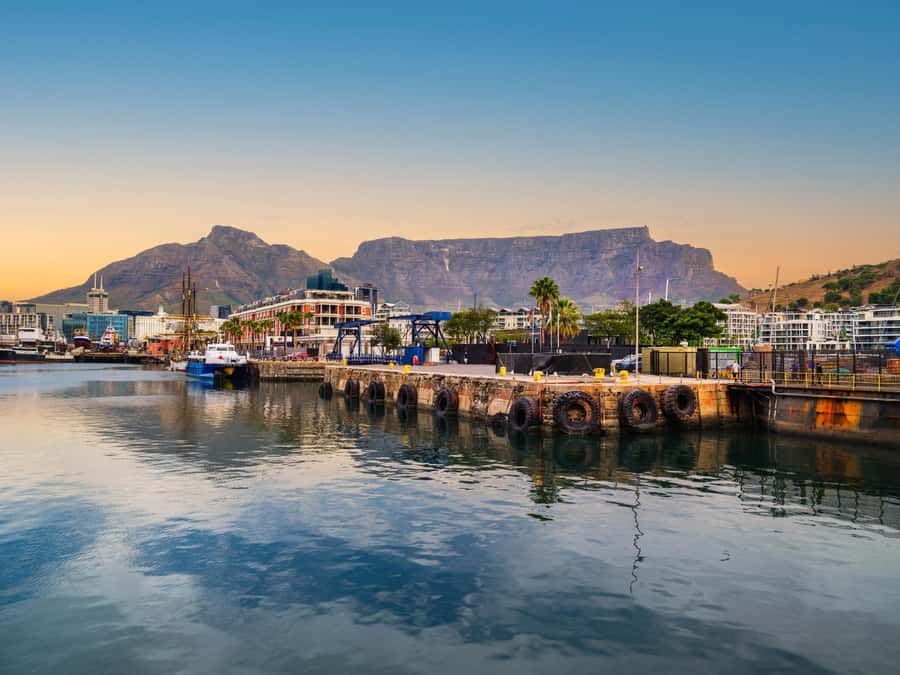 Cape Town Tour: Table Mountain, Penguins & Cape Point+Pickup - Maiden’s Cove and Llandudno add quick coastal views