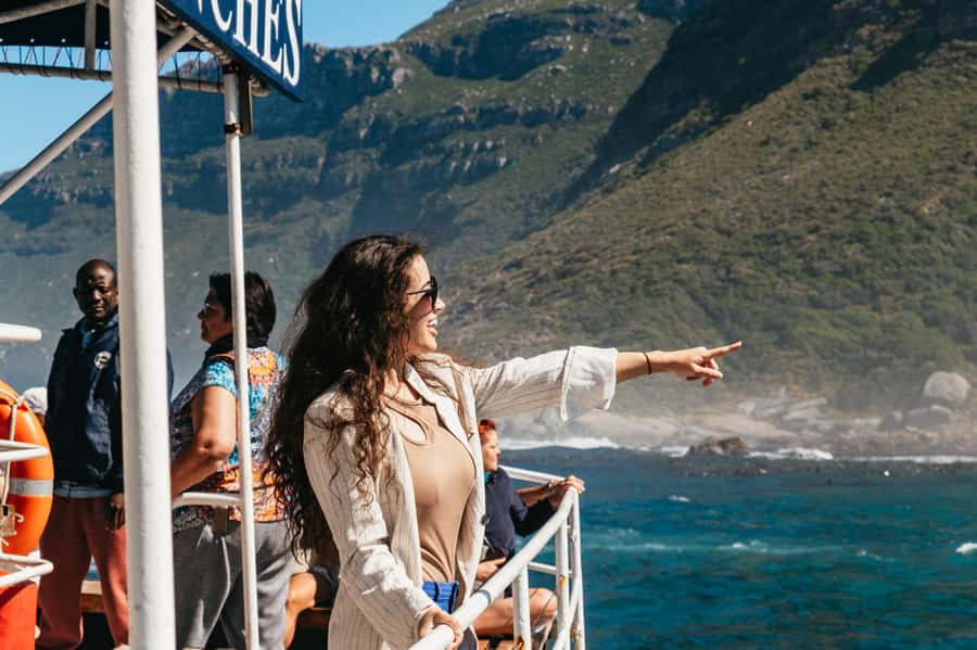 From Cape Town: Cape Peninsula & Boulders Penguin Beach Tour - Simon’s Town adds naval stories and a lunch break