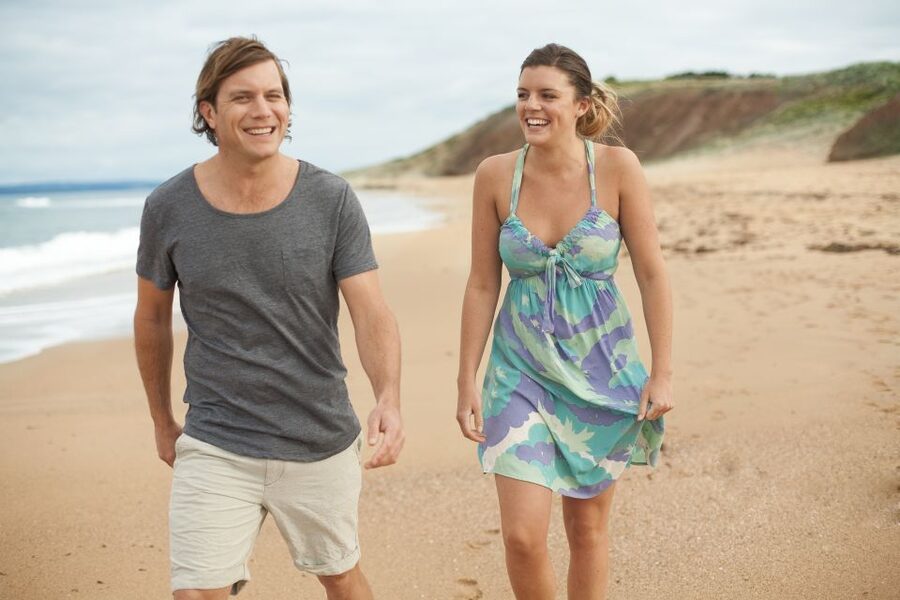 From Melbourne: Phillip Island Penguin Parade & Koalas Tour - What to pack for the evening