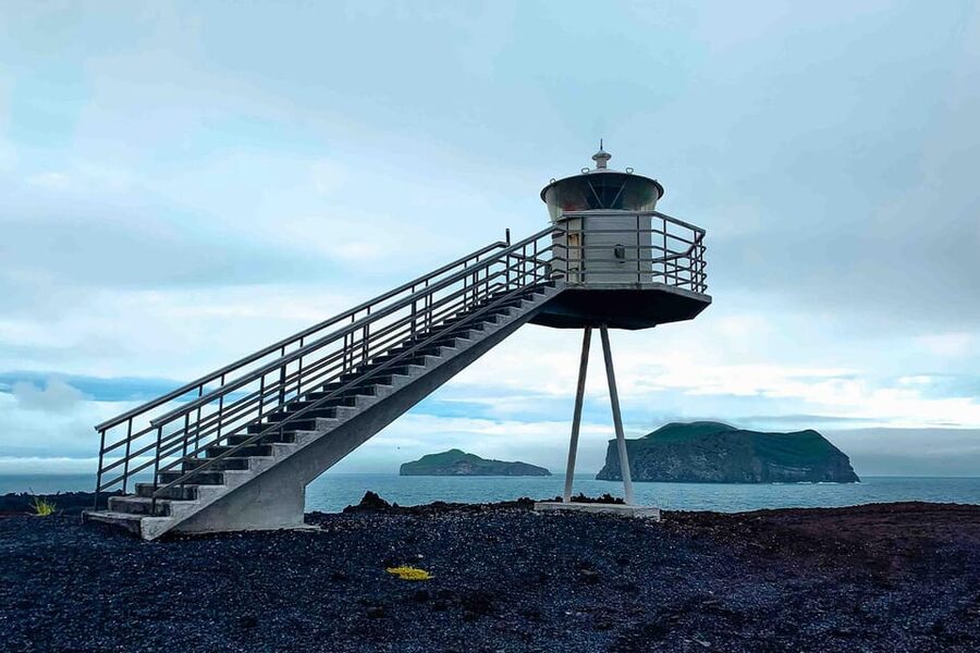 From Reykjavik: Puffin and Volcano Tour in Westman Islands - Hiking Mount Eldfell for the best views