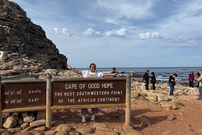 Full Day Cape Peninsula, Bo Kaap & Penguins Small Group Tour - Key points at a glance