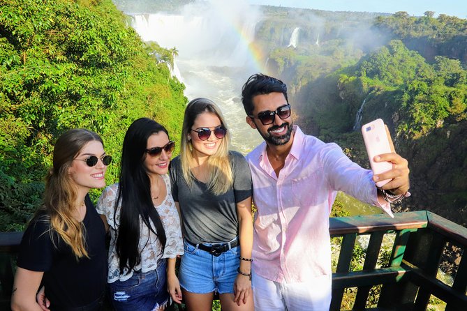 Iguassu Falls Brazilian Side: Macuco Safari, Helicopter Flight and Bird Park - The helicopter flight gives the falls a useful shape