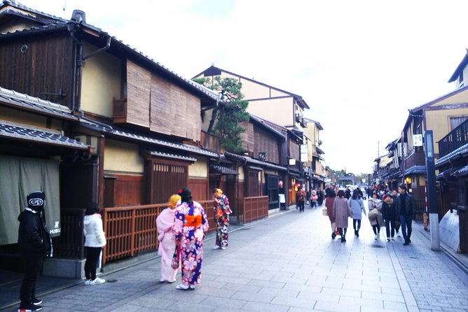 Kyoto Late Bird Walking Tour - Pace, access, and practical details