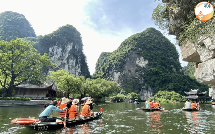 NINH BINH DAY TRIP: HOA LU,MUA CAVES &THUNG NHAM BIRD VALLEY - The 500 steps at Mua Cave