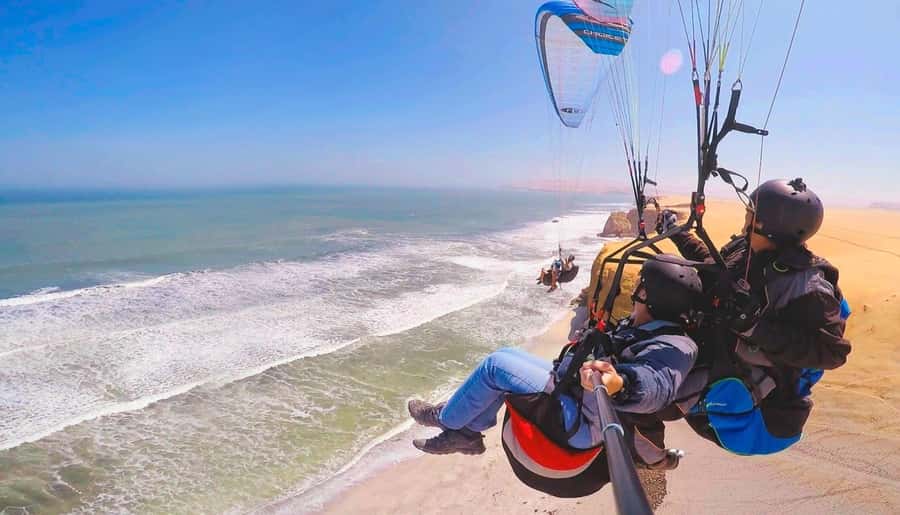 Paracas : Paragliding - Fly Like a Bird - The coastal and desert view from above