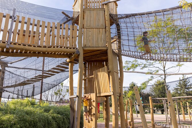Parrot World Immersive Wildlife Park Entry Ticket next to Paris - Why the compact size can work well
