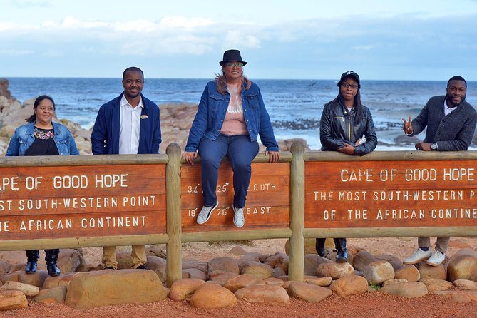 Private Cape Peninsula Tour, With Close Range Penguin Encounter From Cape Town. - Setting out from Cape Town at 9:00