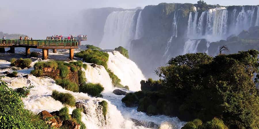 Puerto Iguazu: Iguaza Falls Brazilian Side & Bird Park Tour - Crossing from Puerto Iguazu into Brazil
