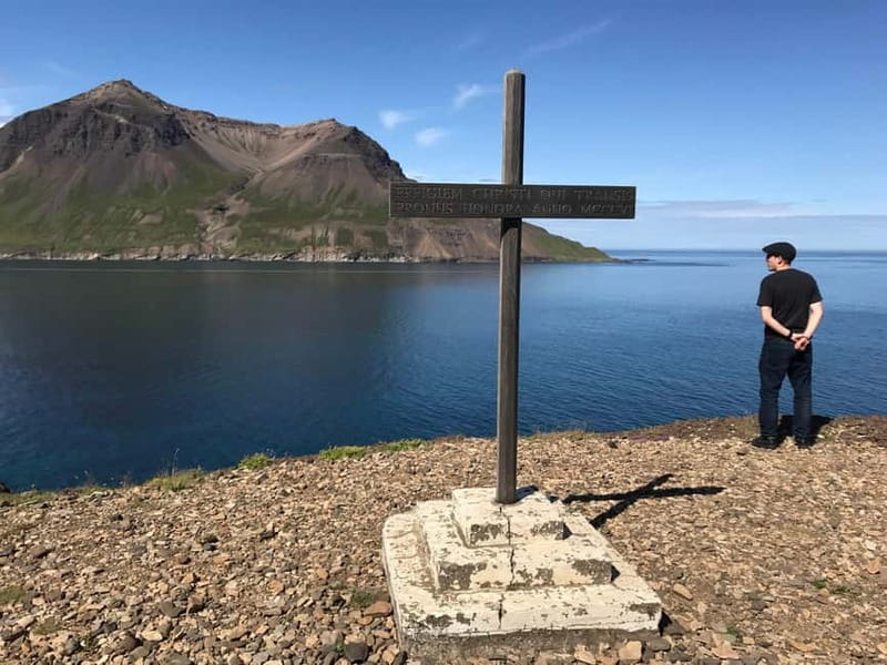 Puffin & Gufufoss Waterfall Tour from Seydisfjordur Port - Lindarbakki turf house and old Icelandic building methods