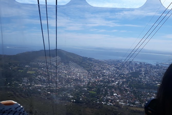 Table Mountain, penguin and Cape of good hope Fees included - Table Mountain: start with the weather and the queues