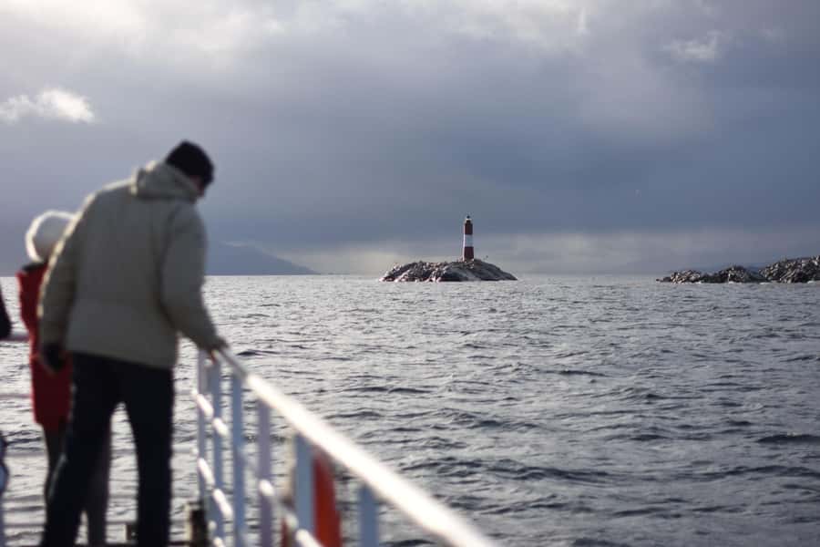 USHUAIA | Navigation: Sea Lions, Birds and Lighthouse - Leaving Ushuaia Bay for Paso Chico