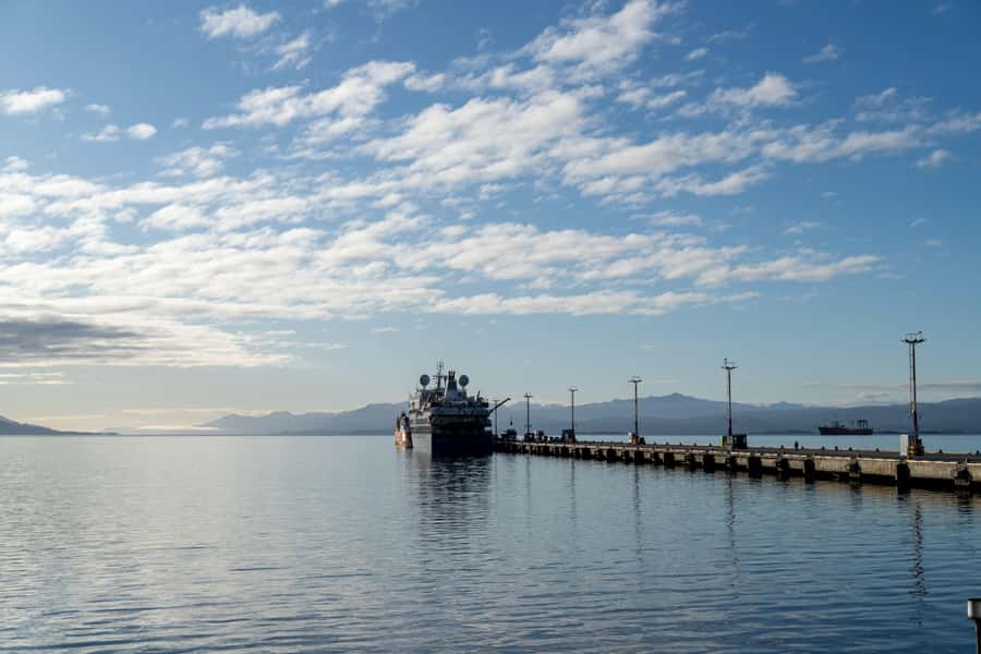 USHUAIA | Navigation: Sea Lions, Birds and Lighthouse - What to wear and bring for a southern-water cruise