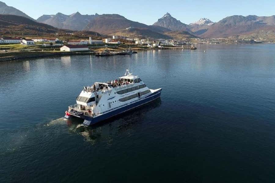 Ushuaia: Sailing Beagle Channel to the Penguin Colony - Les Eclaireurs Lighthouse, the Channel’s Familiar Landmark
